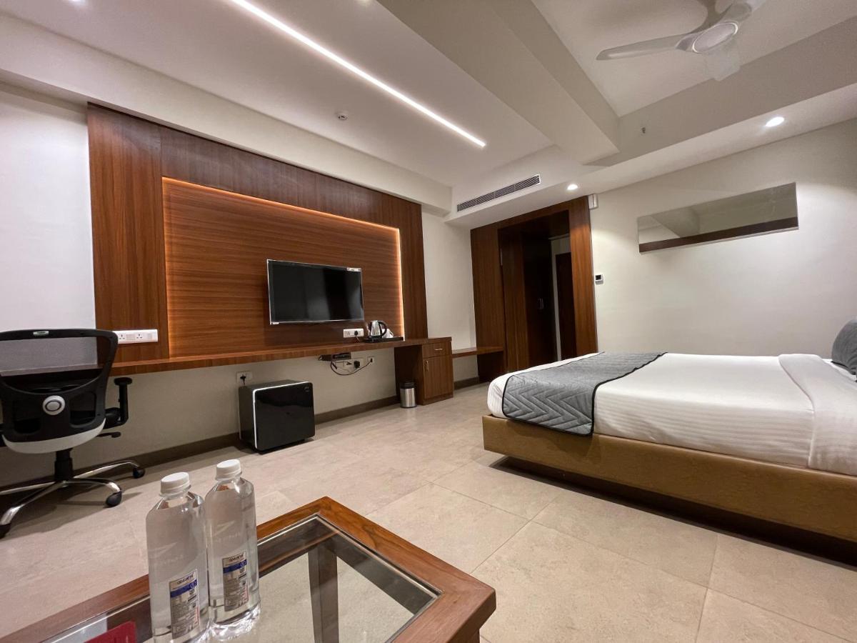 Jubilee Park Hotel Hyderabad Exterior foto